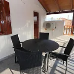 Angelina's House * העיירה רתימנו